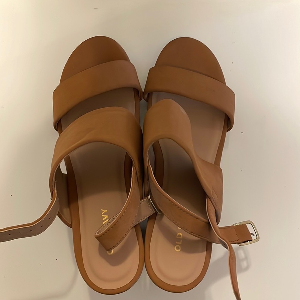 Tan heeled sandals from Old Navy Size 7